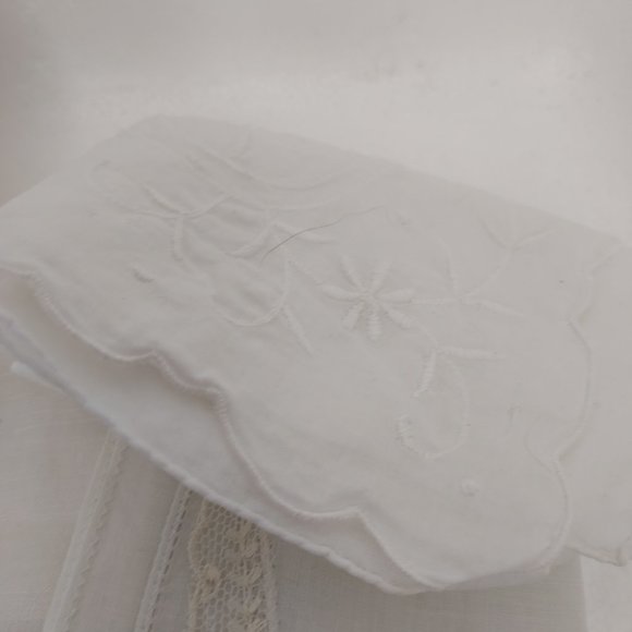 5 vintage embroidered handkerchief's - Picture 4 of 7